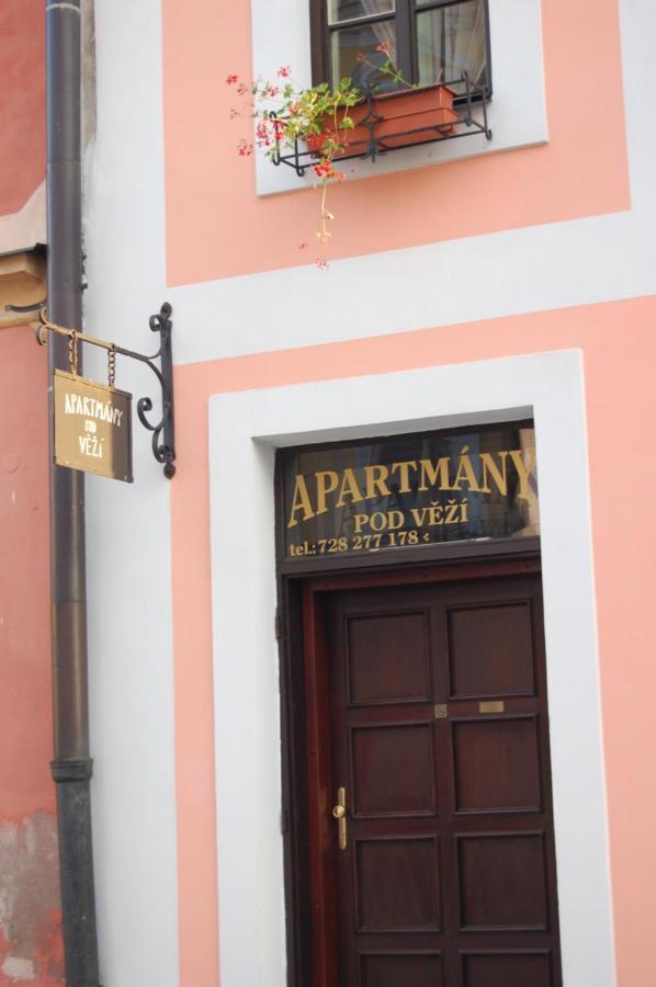 סלבוניצה Apartmany Pod Vezi מראה חיצוני תמונה